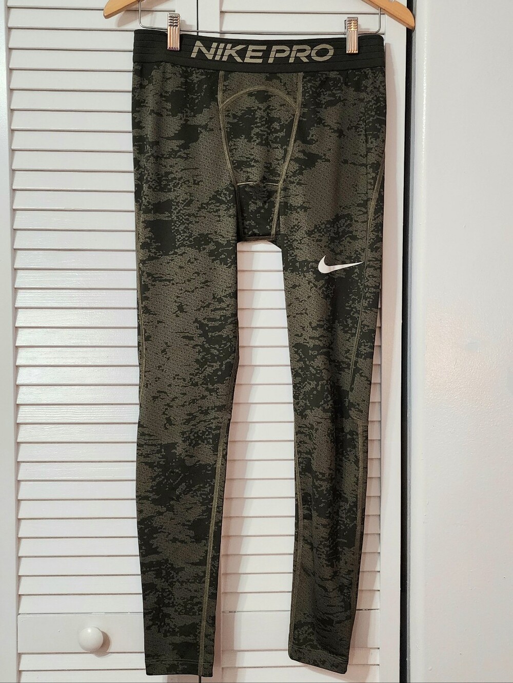 Nike Pro Army Green Camo Lightweight Compression Leggings